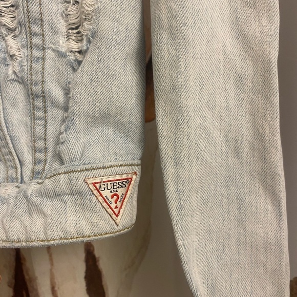 XS Guess distressed denim jacket​​​ - Picture 4 of 8